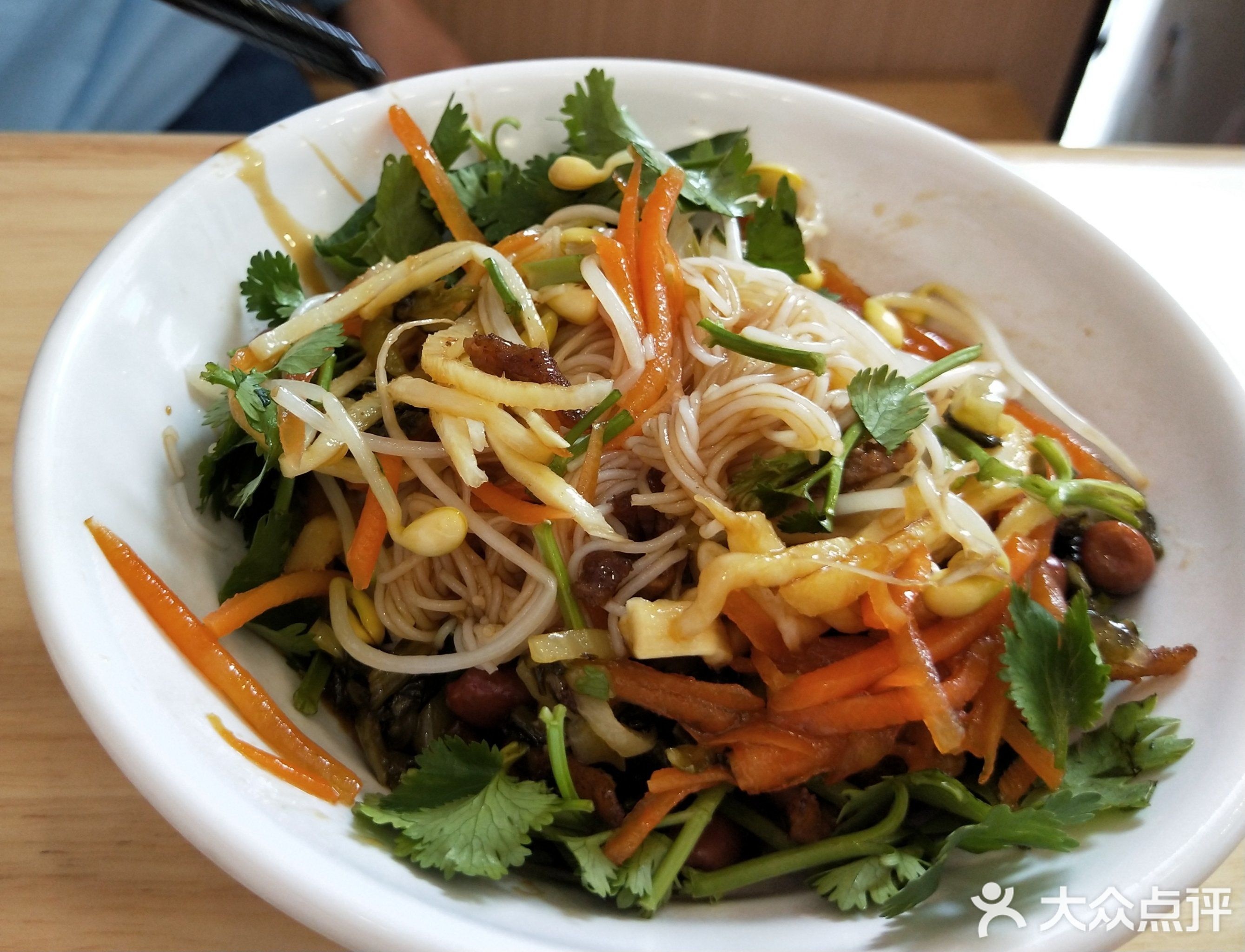 胡仕光陵水酸粉店(动车站店)