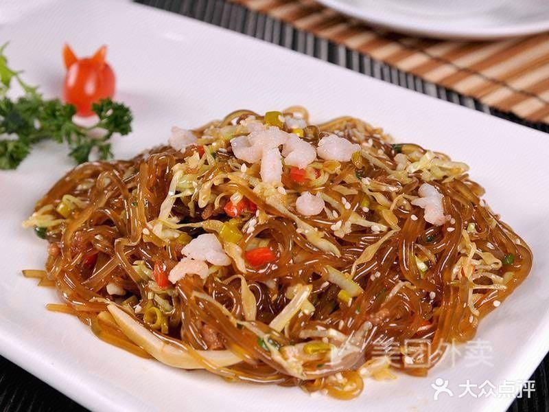 人仁爱旋转麻辣烫