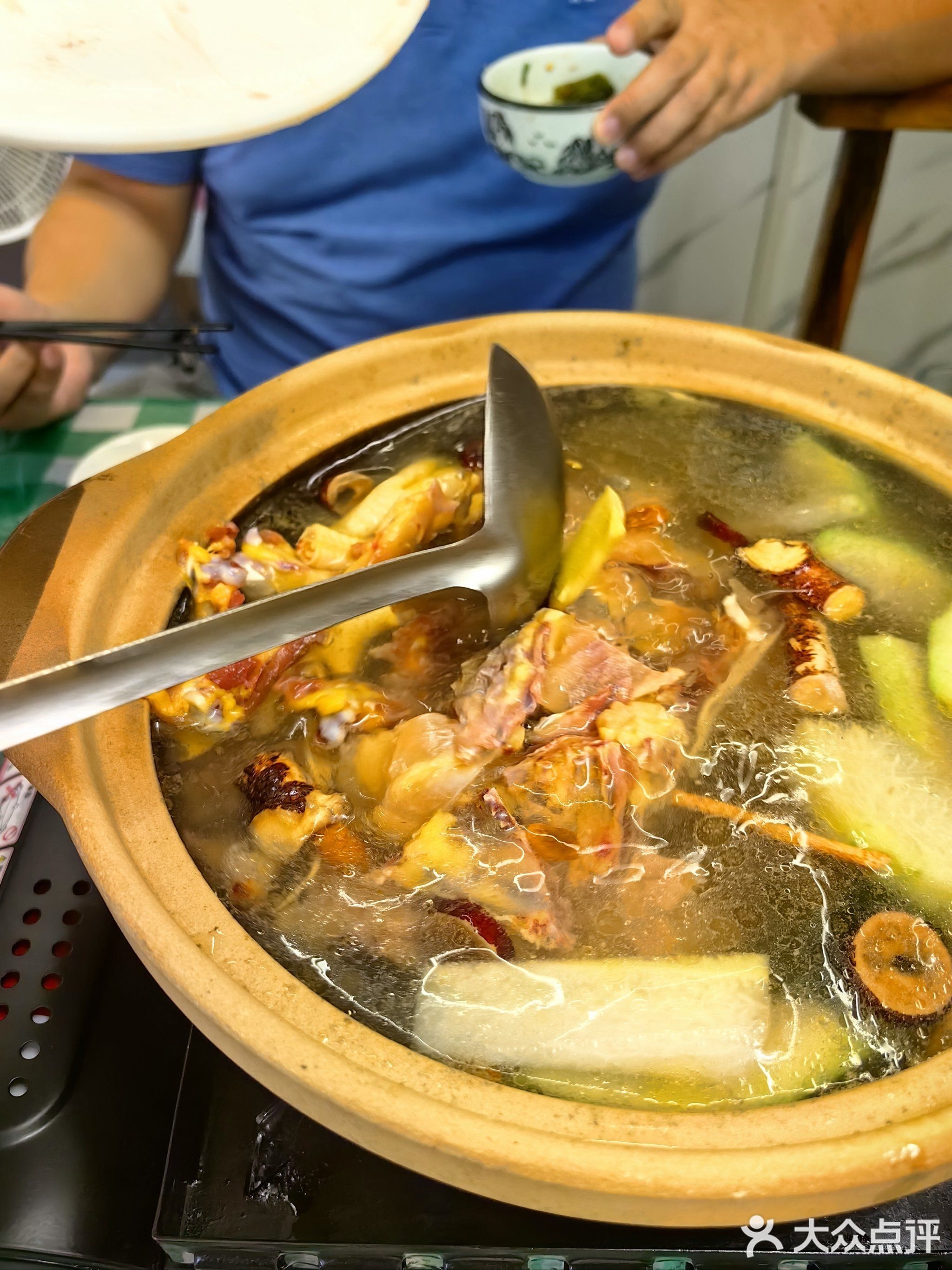 小样的脆皮土鸡煲&香辣牛排锅