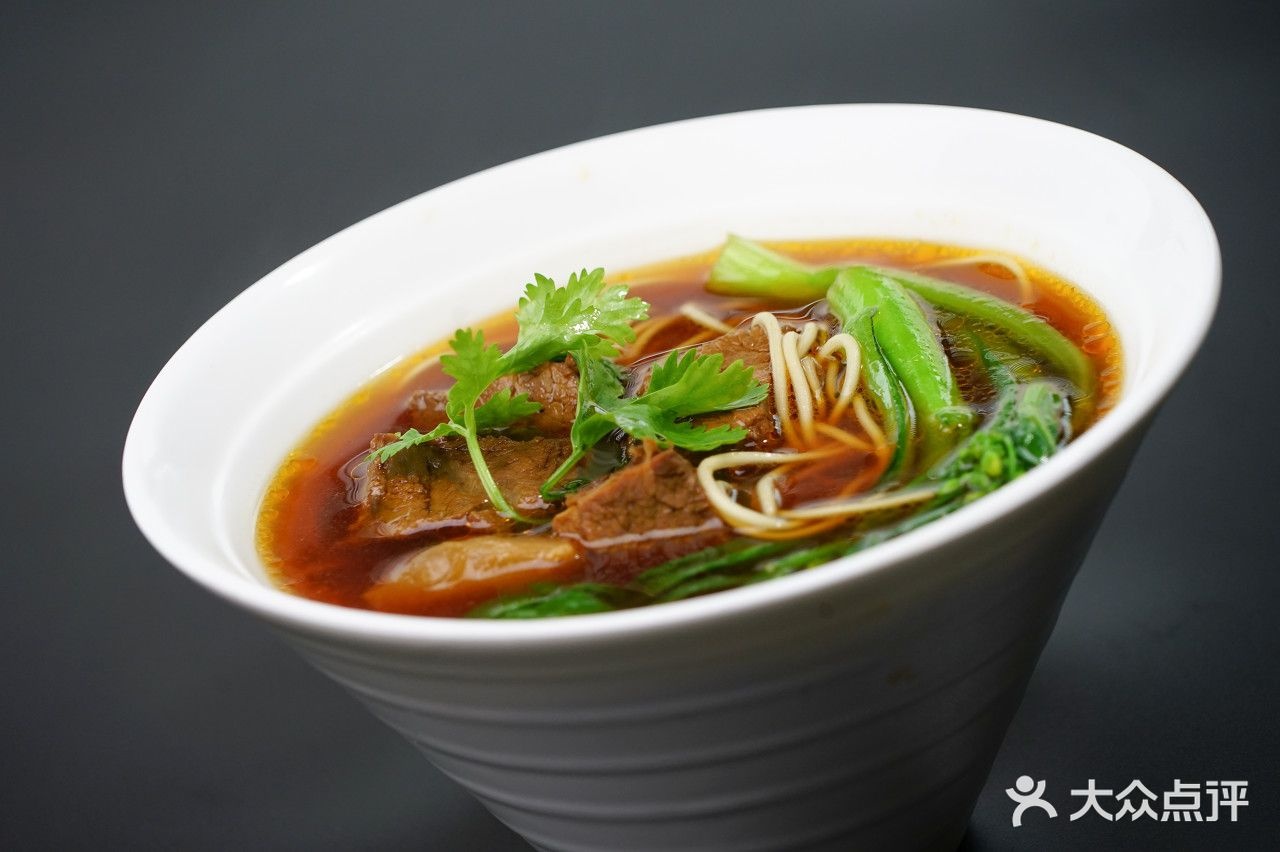 清真·徳轩宫纯汤牛肉面