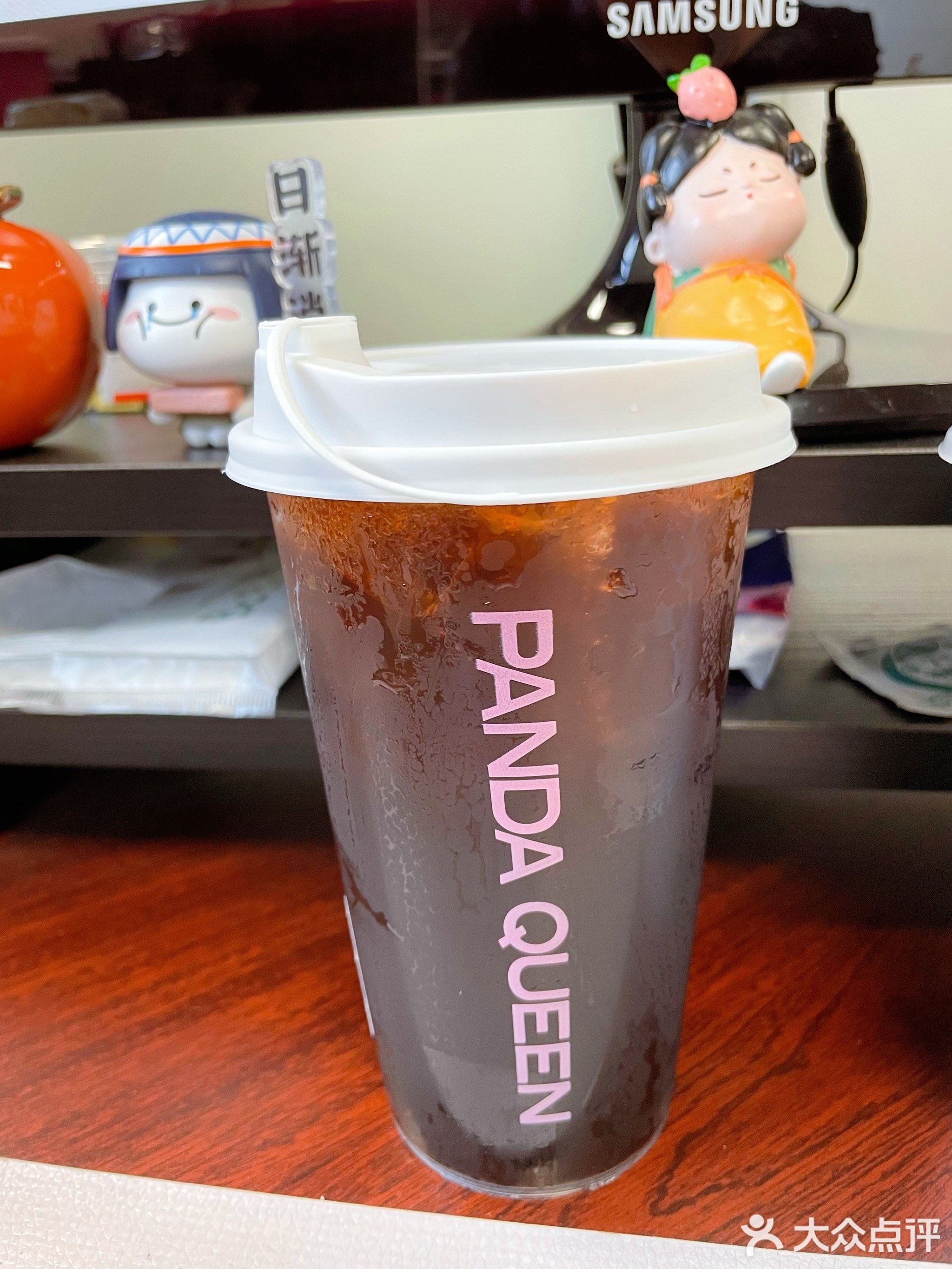 熊猫女王·鲜牛乳冰淇淋鲜萃茶鲜果茶