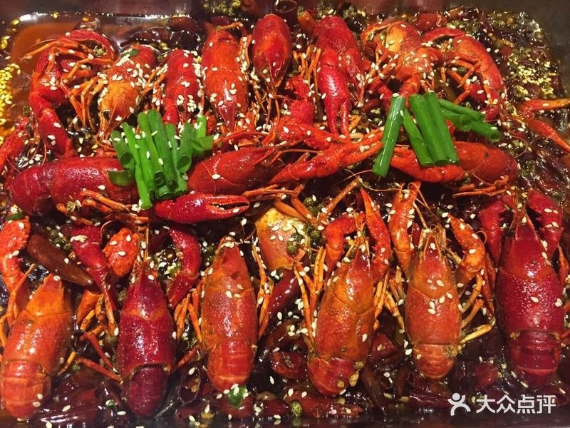 于小鱼东北铁锅炖(环球港店)