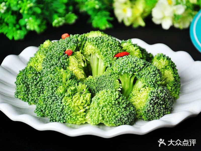 西海镇绿海伊兰牛尾火锅店