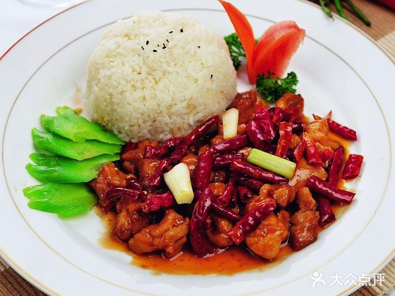瓦香鸡米饭麻辣香锅