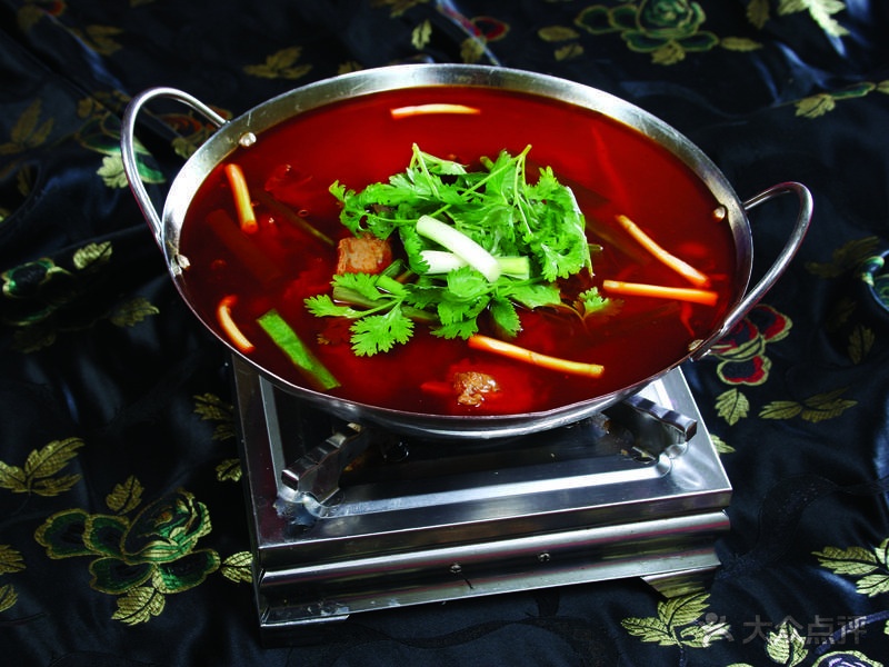 铜锅生爆牛羊肉(金湖华庭店)