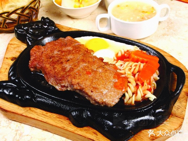 华隆牛排自助餐厅