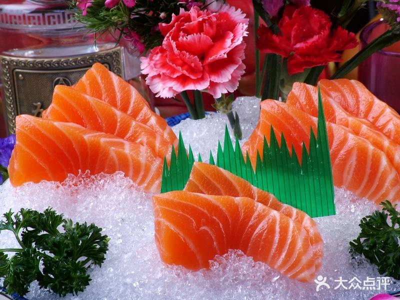 鲸世界三文鱼刺身(天誉城店)