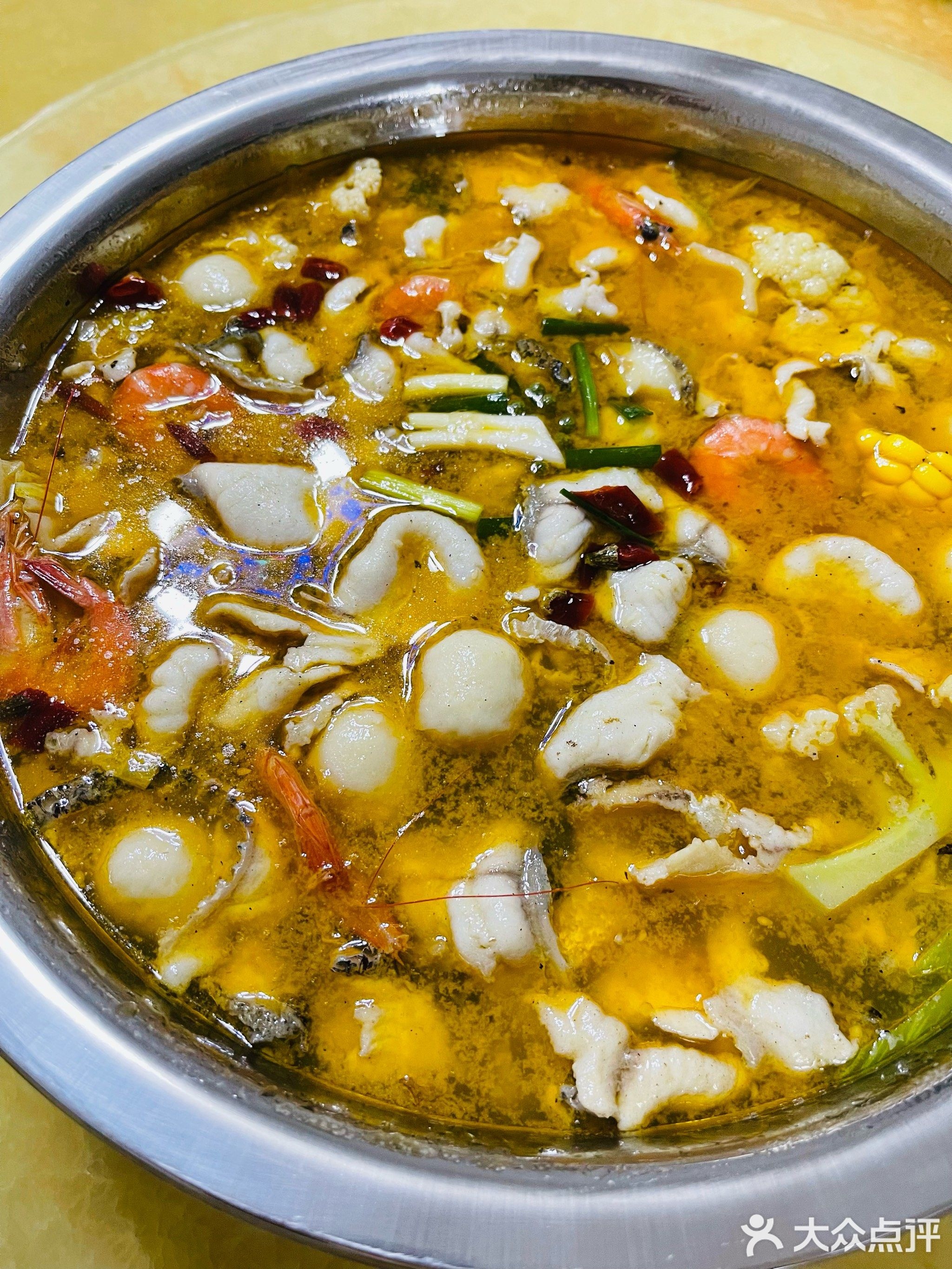 莲坂啊宝水煮活鱼(明发商业广场店)