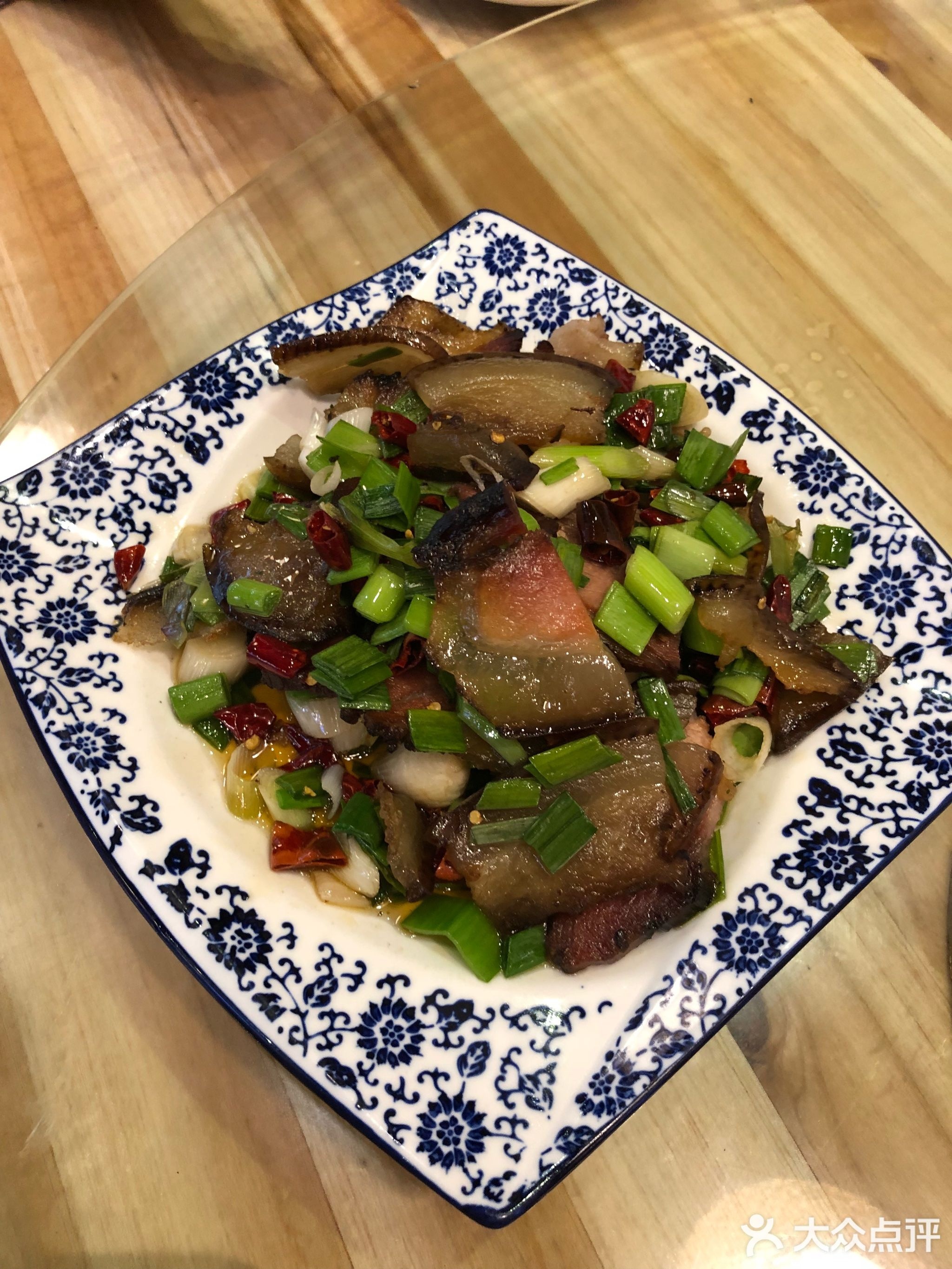 寻湘记湘西民间原味餐厅(铂金公寓店)