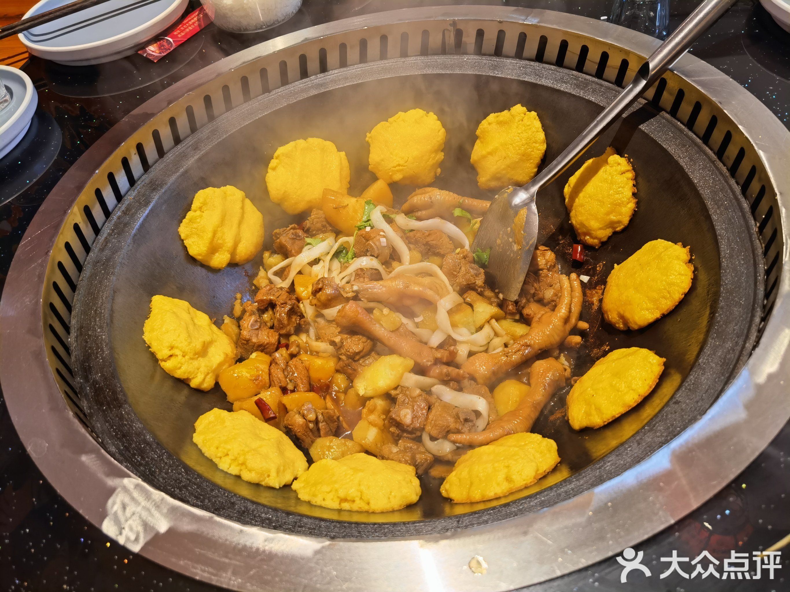 东北铁锅炖(东方·山海湾商业街店)