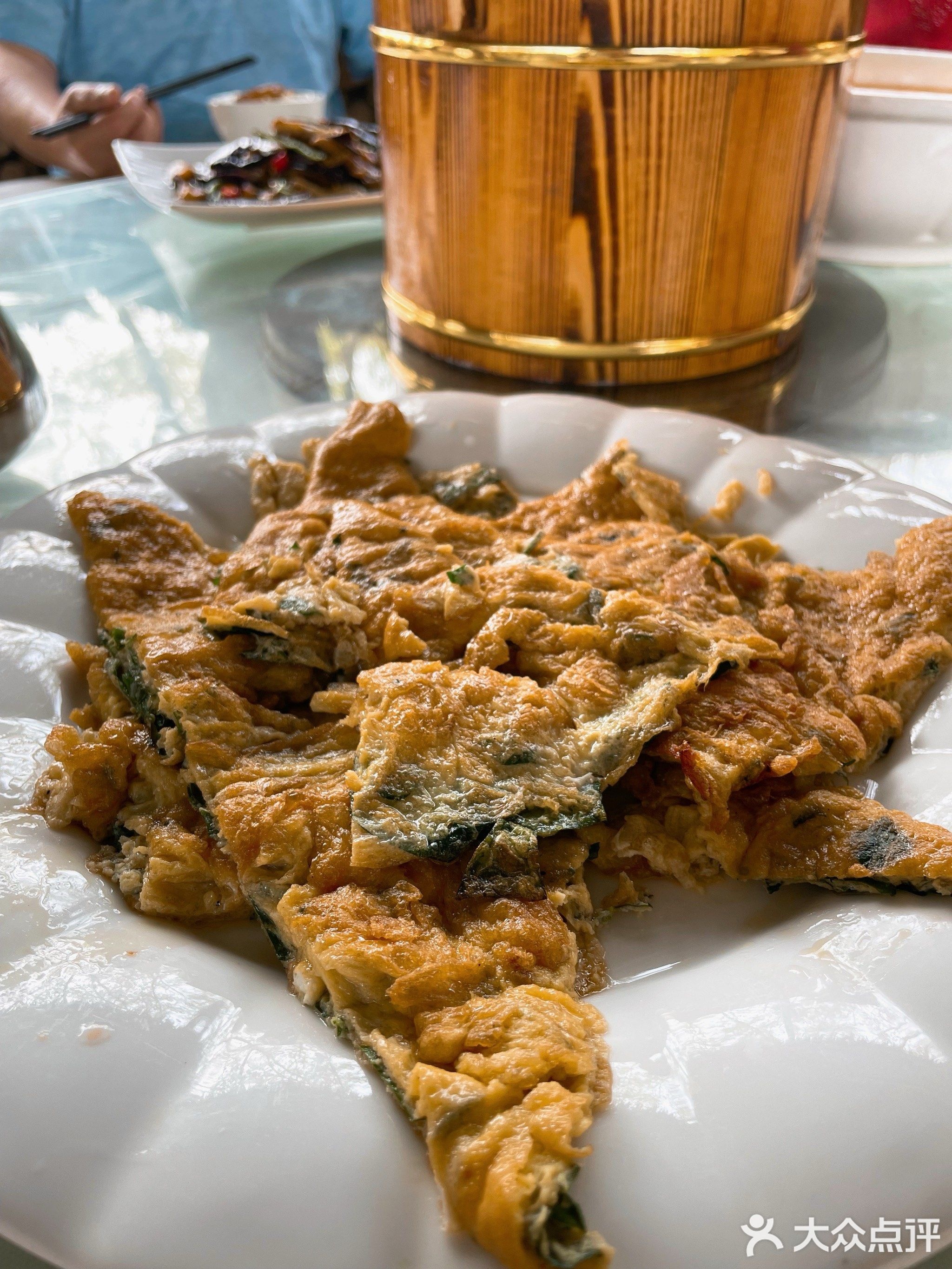 海南黄花梨山庄林下餐厅