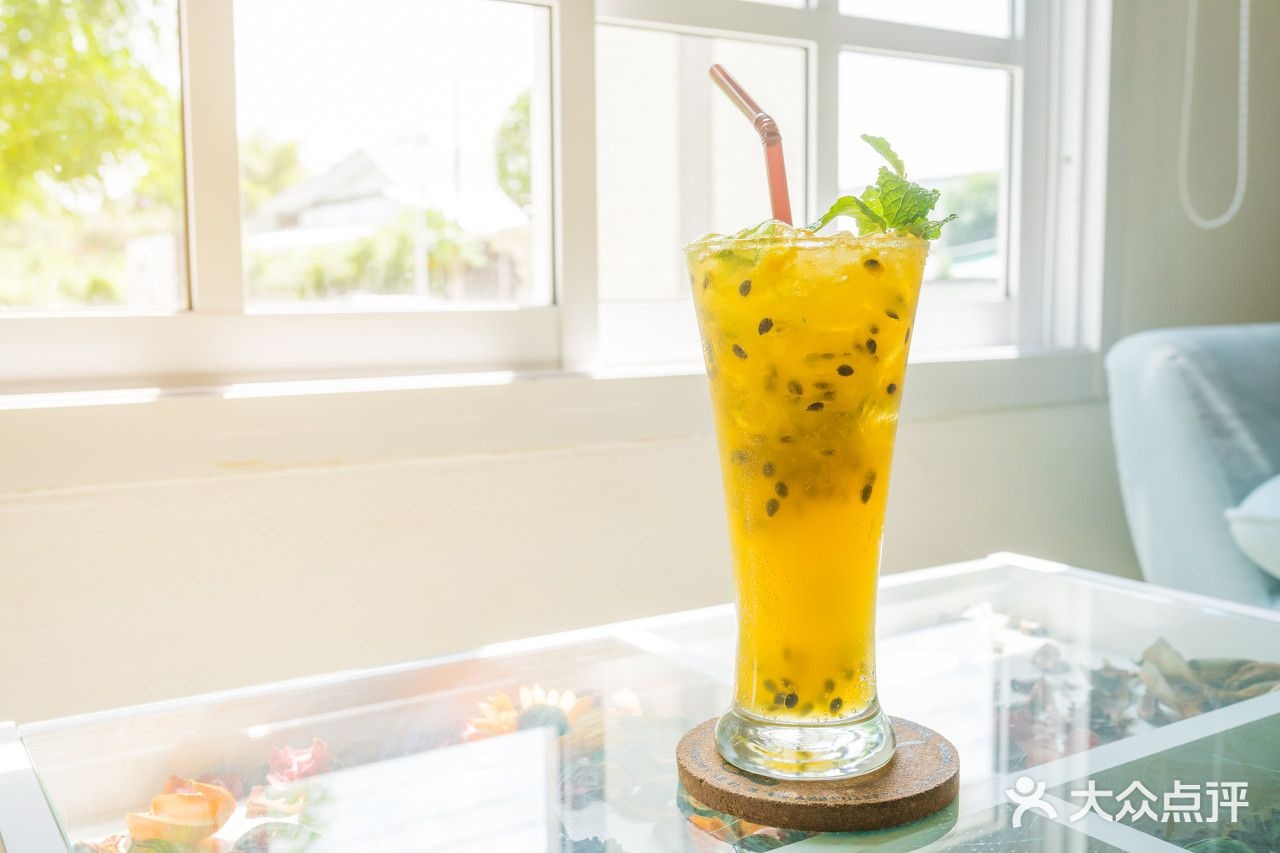 百香果奶茶店