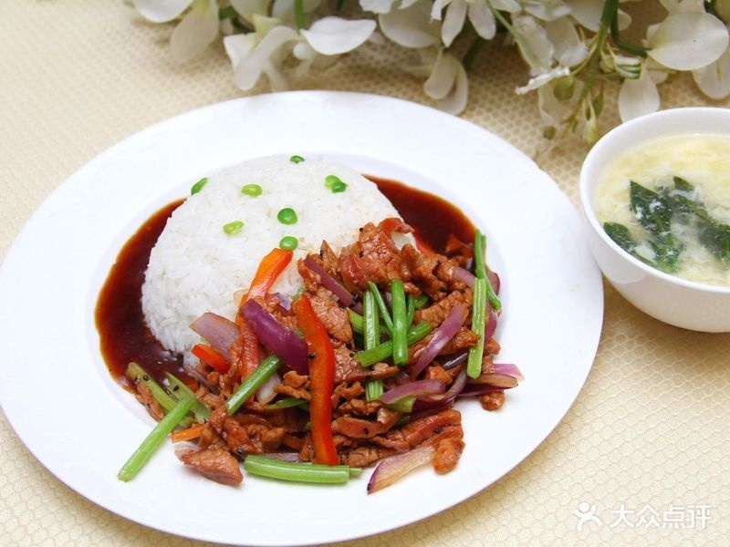 清真北方烤饼胡辣汤烩面