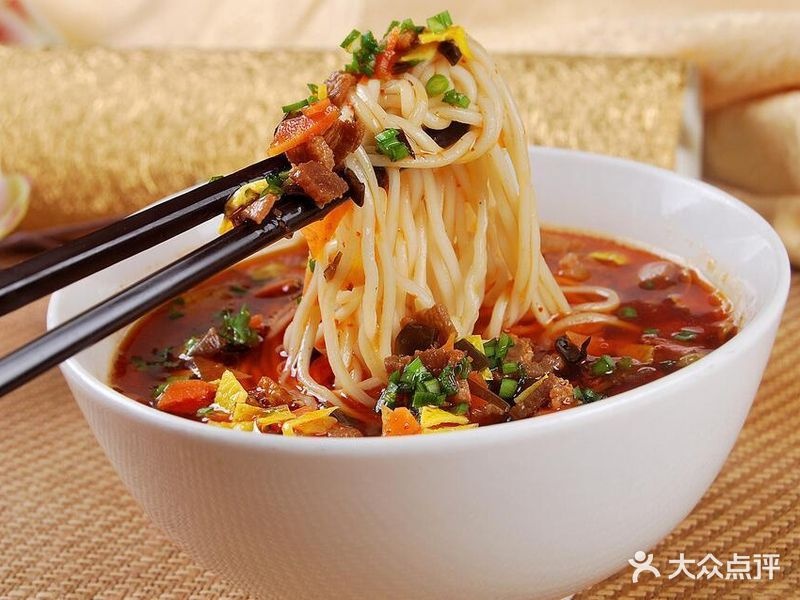 东关亮子牛肉拉面牛肉汤