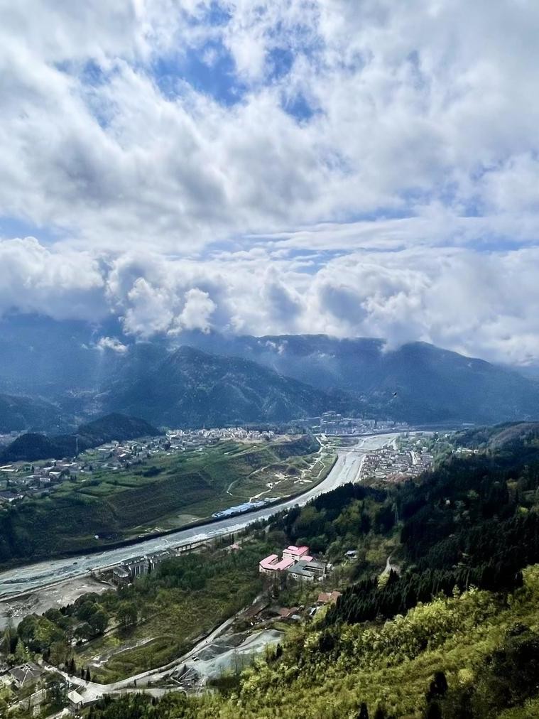 彭州太阳湾海拔图片