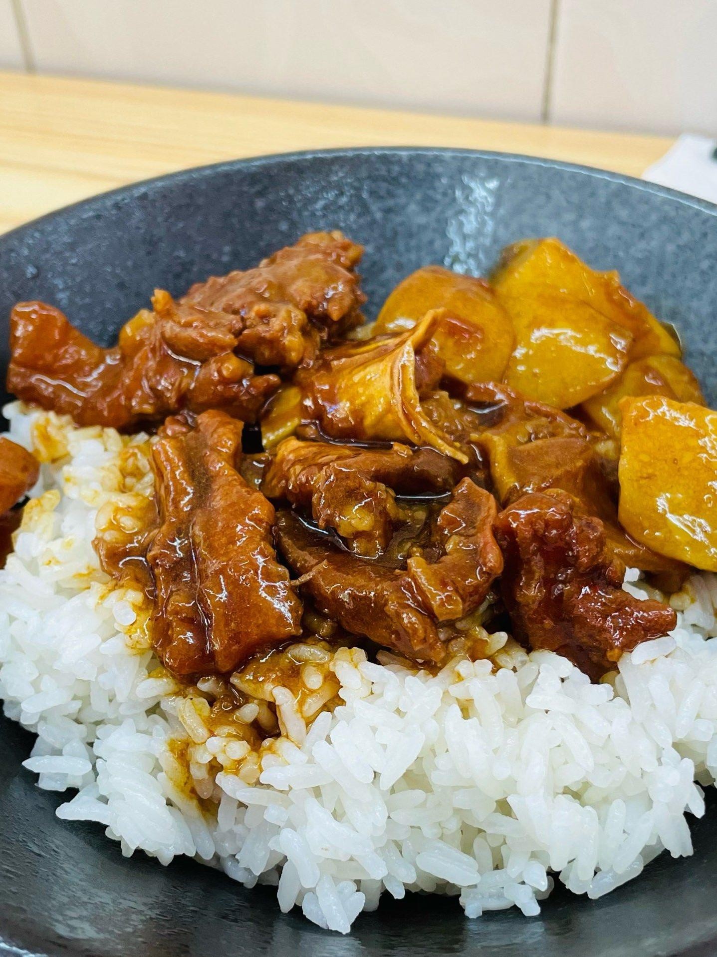 牛腩套餐饭图片高清图片