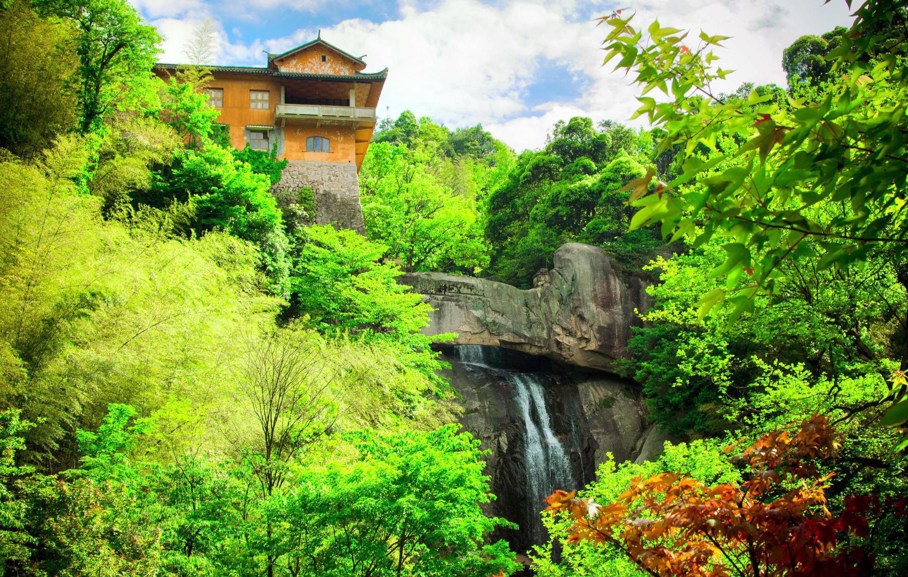 天台山风景区和溪口小长城各有千秋,我们一起来对