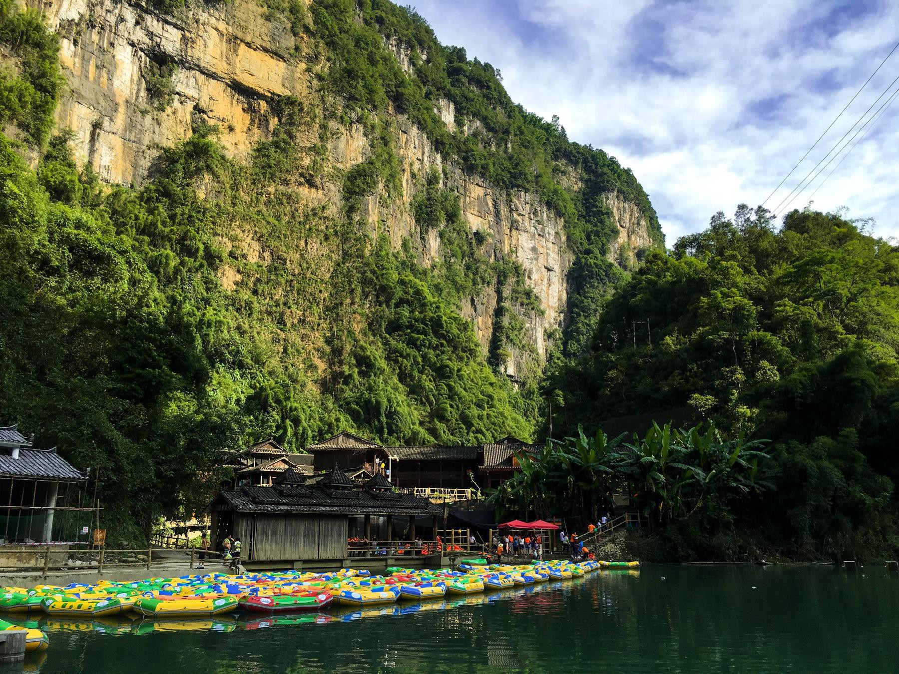 永川桃花源和阿依河旅游景区,哪个更值得去?