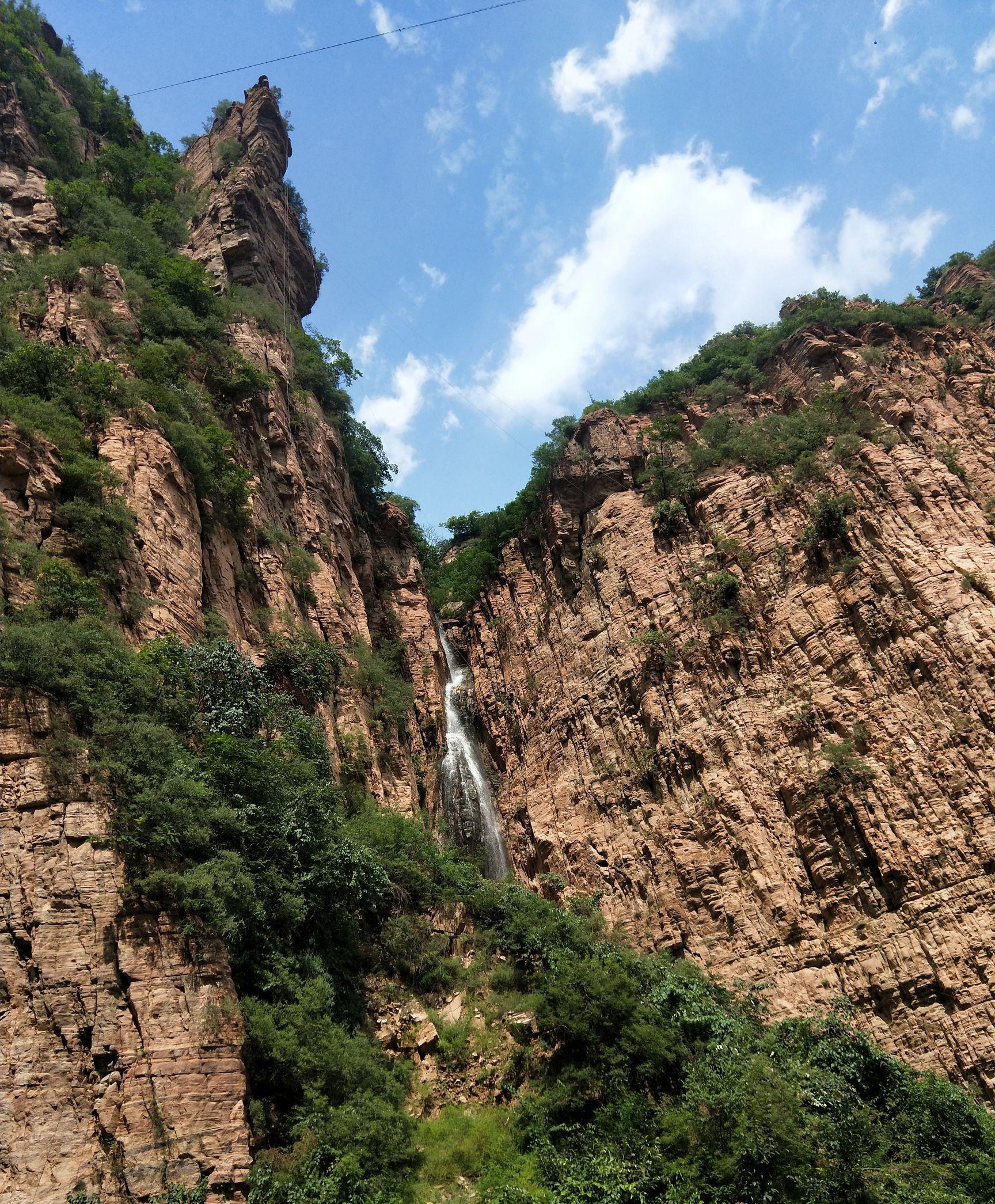 邢台大峡谷和天生桥瀑布群自然风景区各有千秋,我们一起来对比一下!