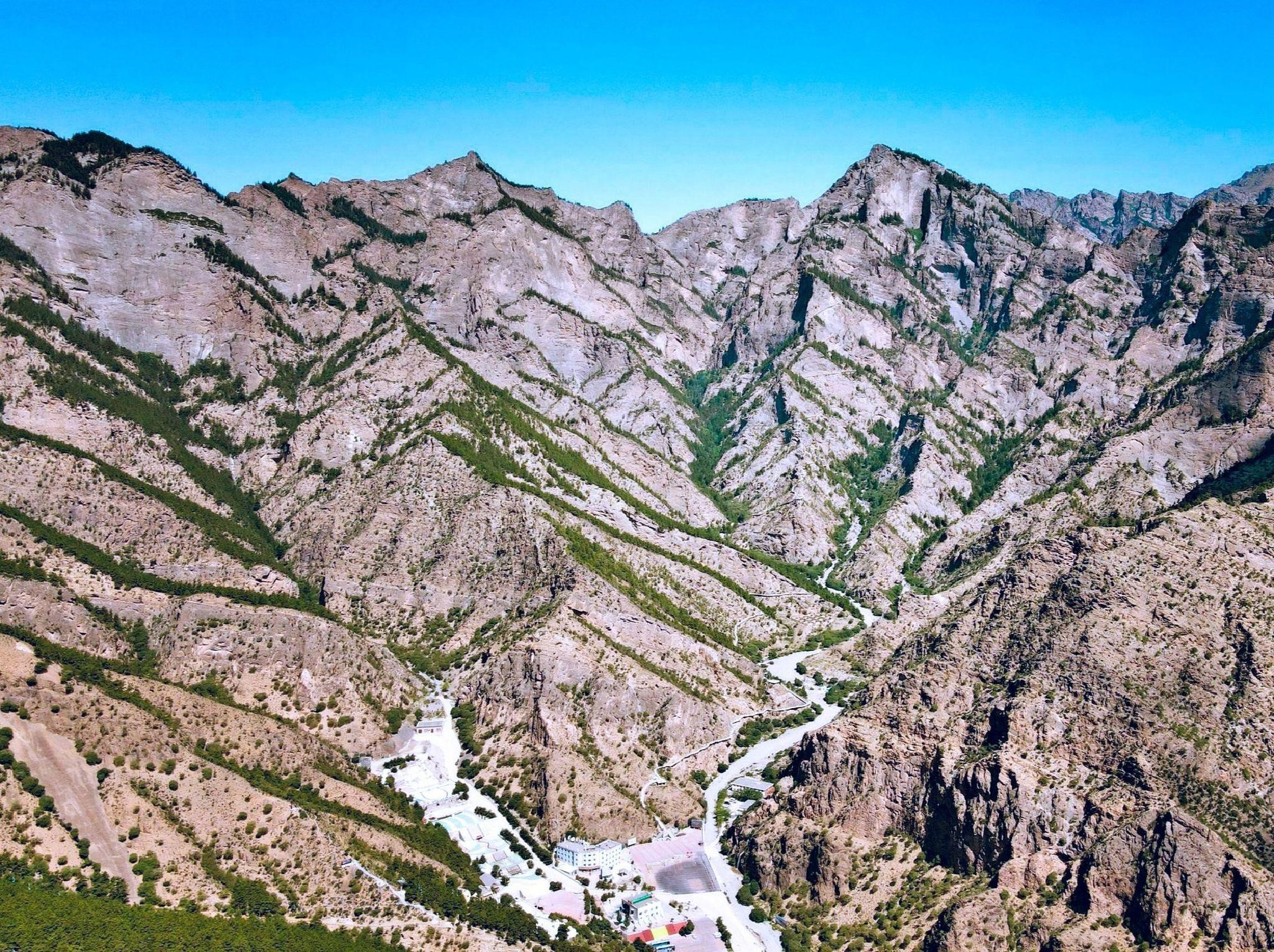 贺兰山东部山麓地貌图片