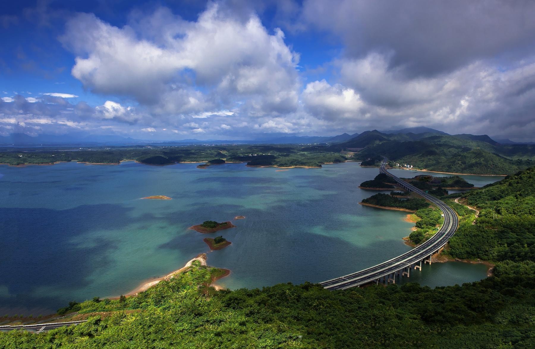 行程路线:庐山西海柘林老镇非遗美食文创园  浔阳楼  庐山西海风景区