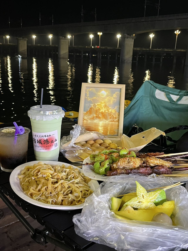 西湾夜市广场(南区)