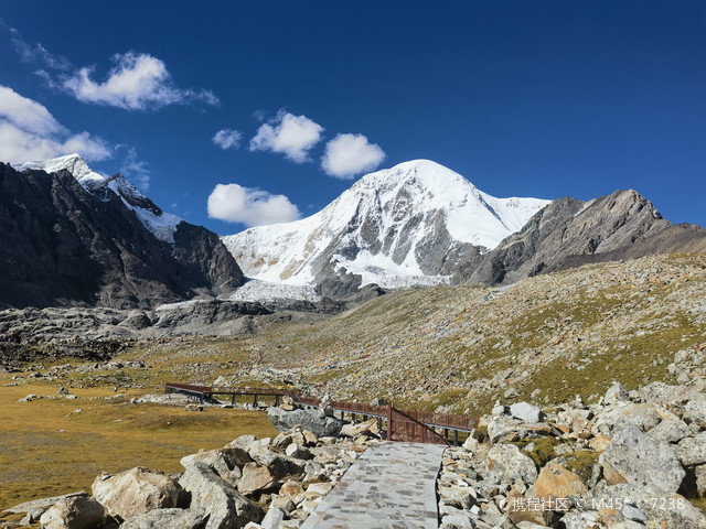 琼穆岗嘎雪山景区