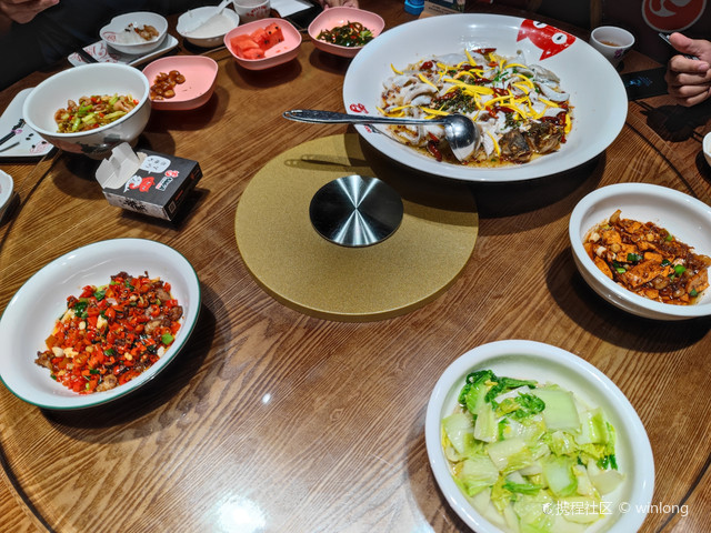 猫空间酸菜鱼(黄圃店)