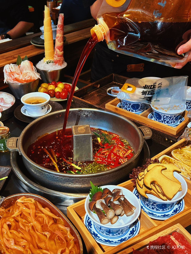 言青山成都火锅(武侯祠店)