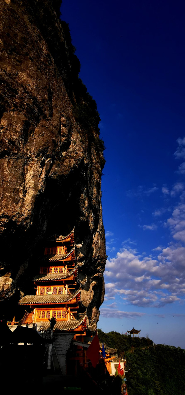 尧龙山镇瑞峰寺名胜风景区