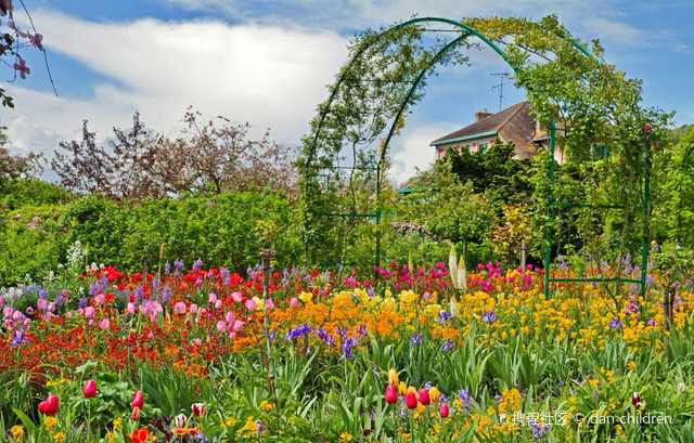 吉维尼鲜花小镇