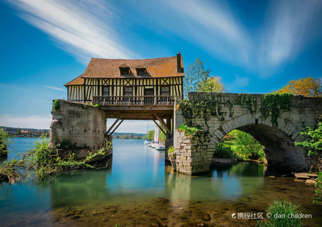 吉维尼鲜花小镇