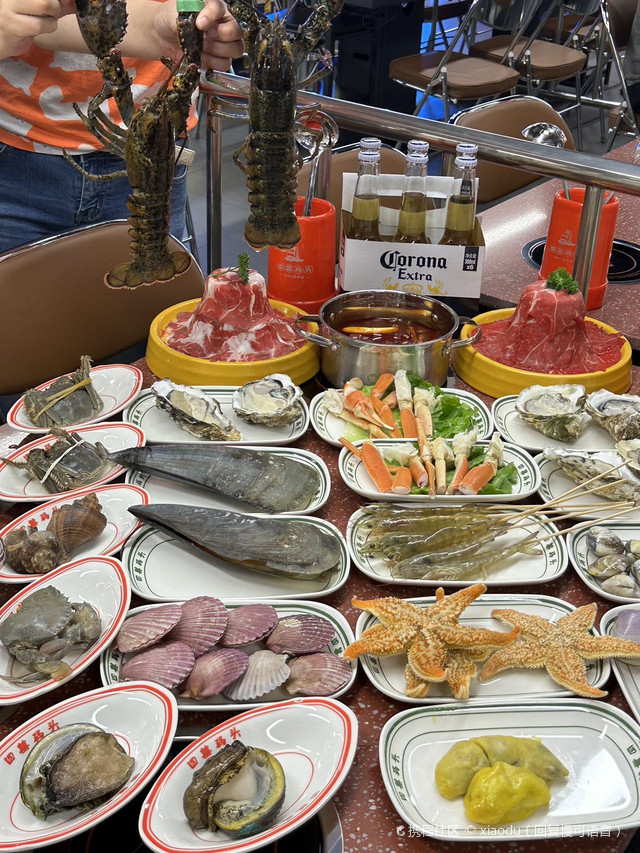 四囍码头海鲜烧烤自助火锅(南京东路悦荟广场店)