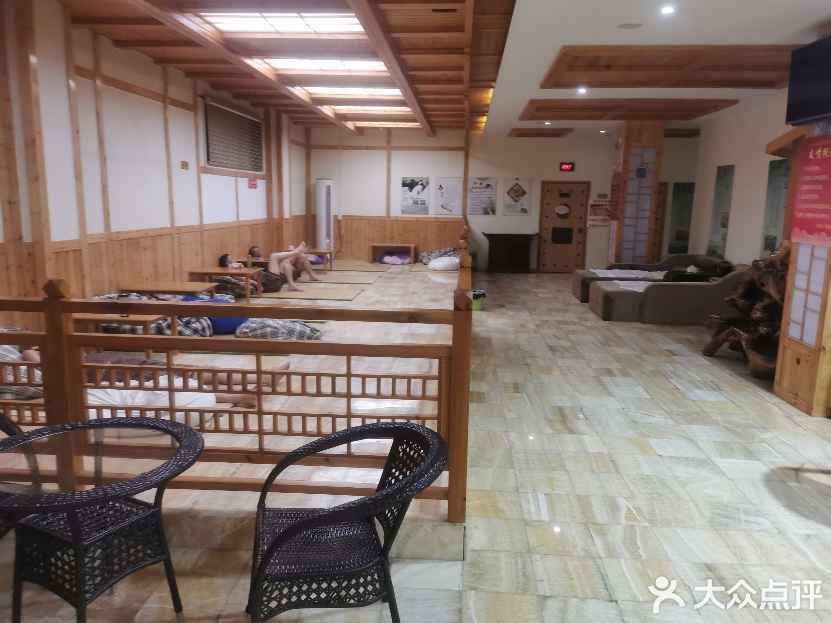 方圈门浴场