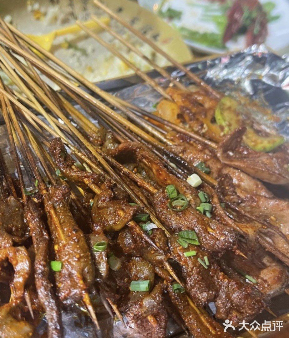 小碳烧湛江生蚝(椿树街店)