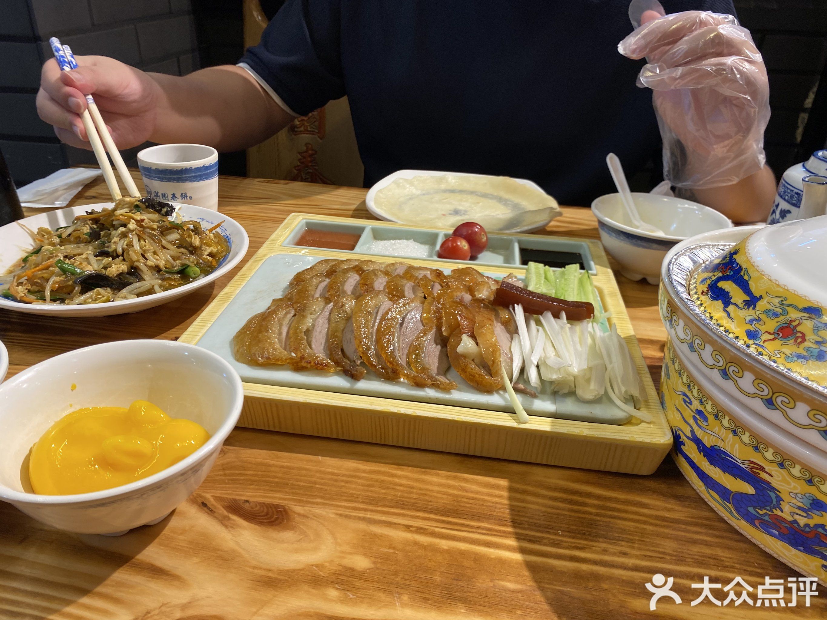 昕满园烤鸭·春饼(菏泽万达店)