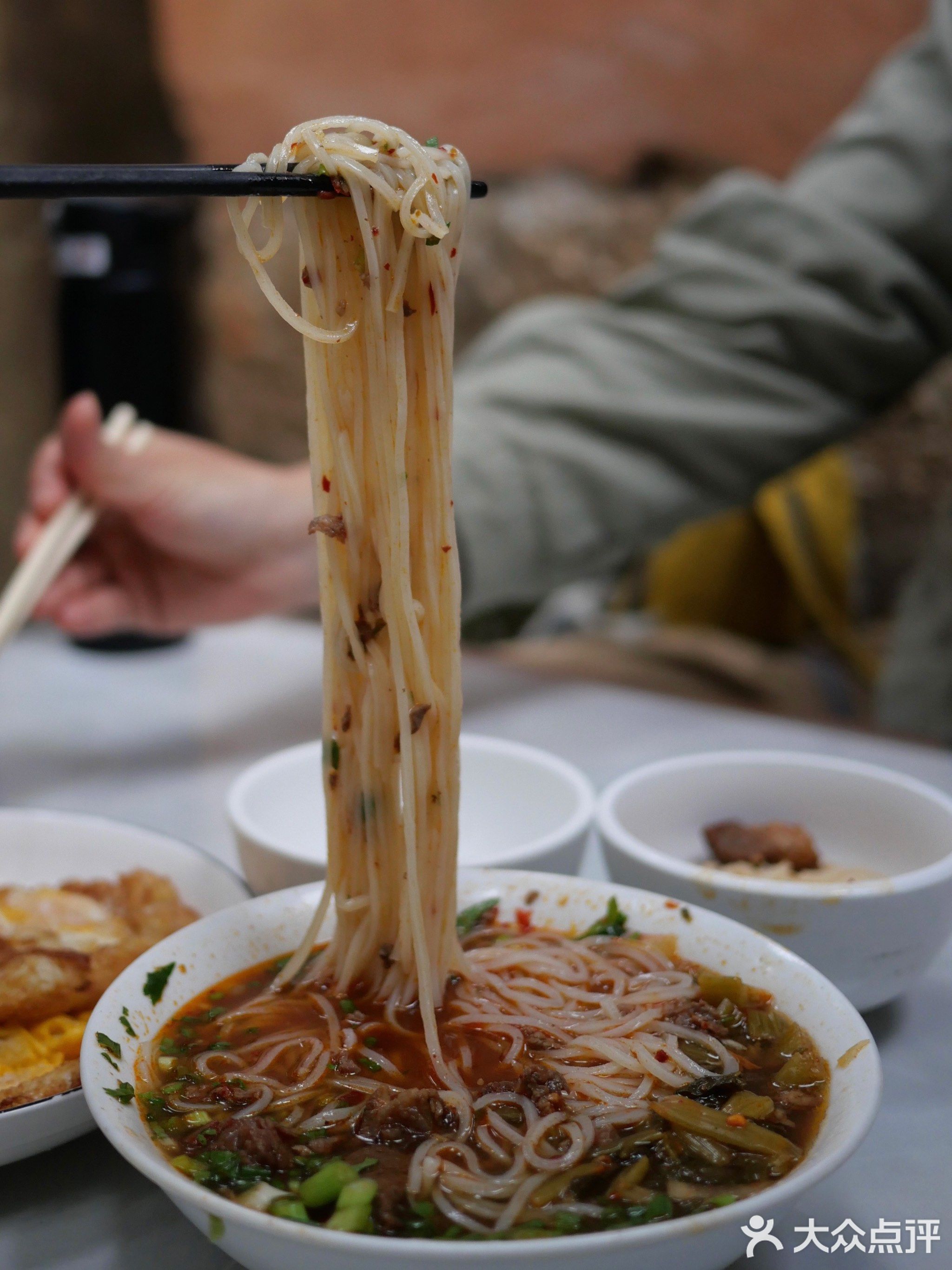 龙凤瑞英清真饭馆