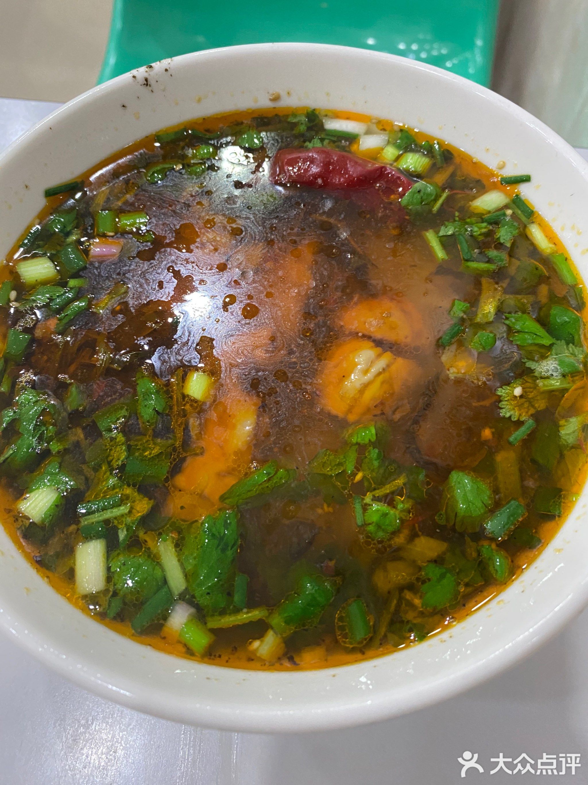 亮亮米线(彩虹老生活区店)