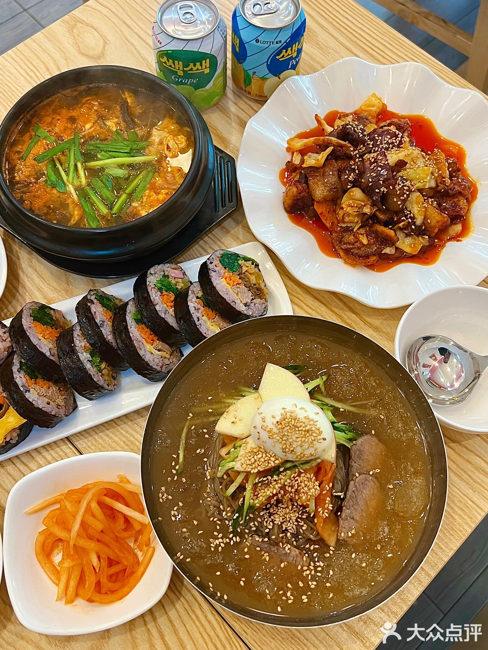 圆圆韩国料理(六运小区店)