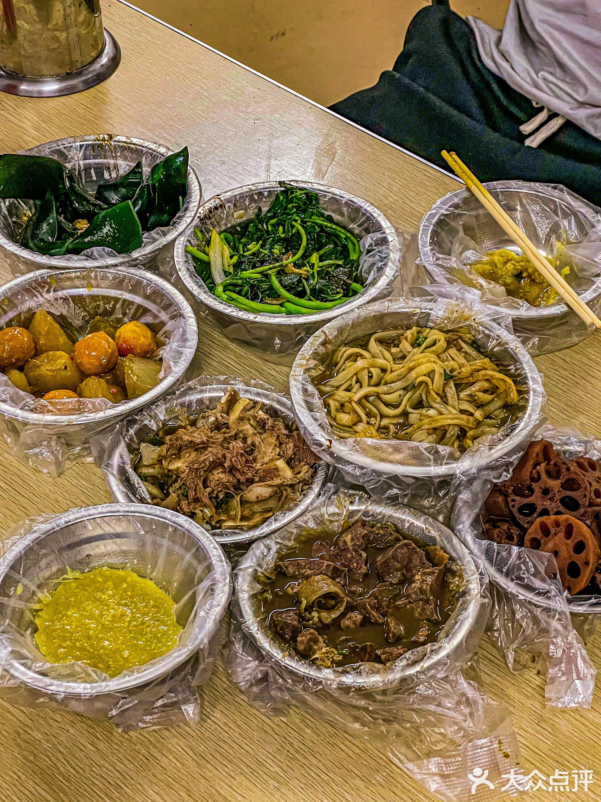 肥秋秘制牛杂(文昌花园店)