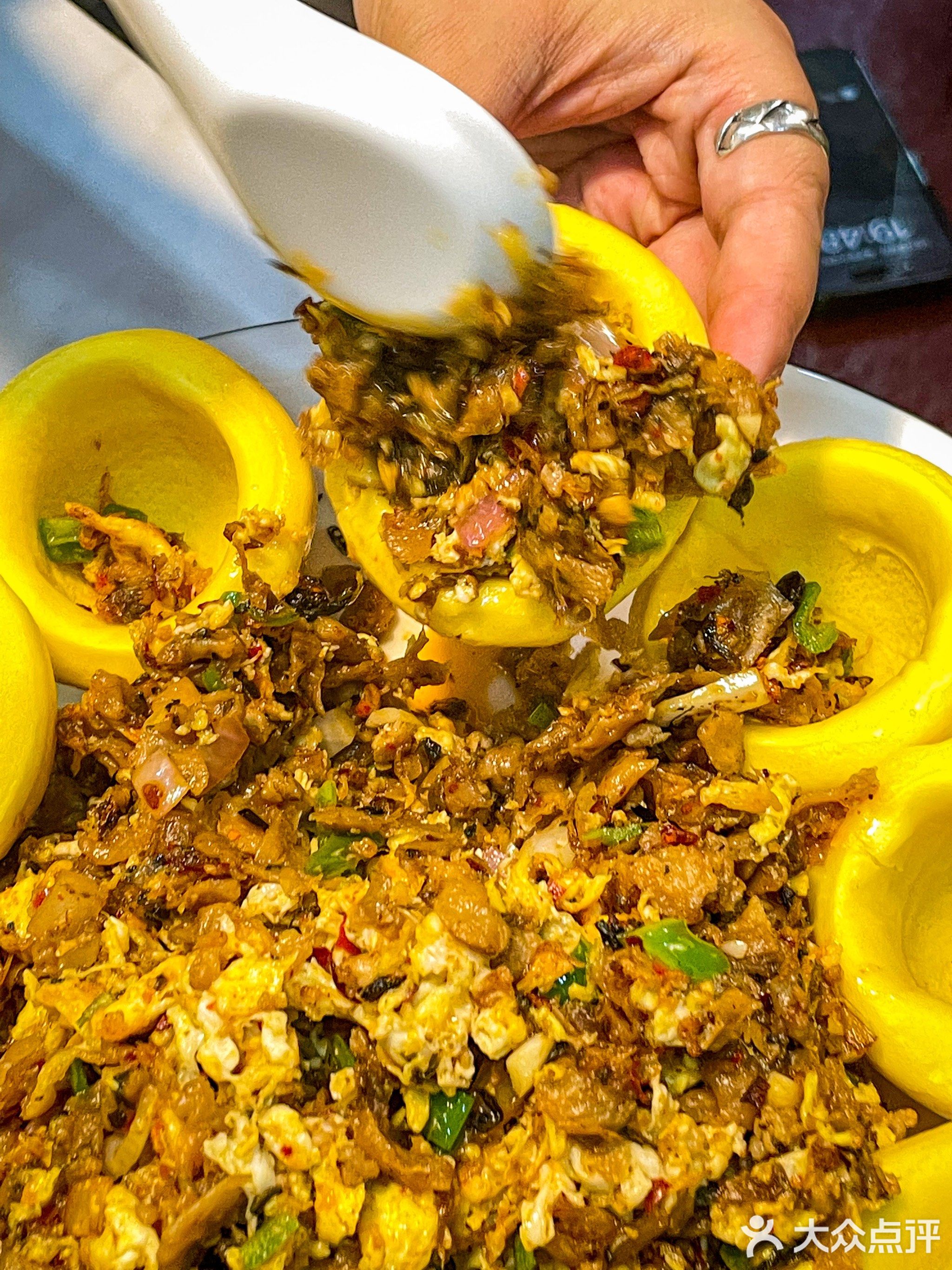 重庆川菜馆·石锅鱼·咕噜鱼(学府街店)