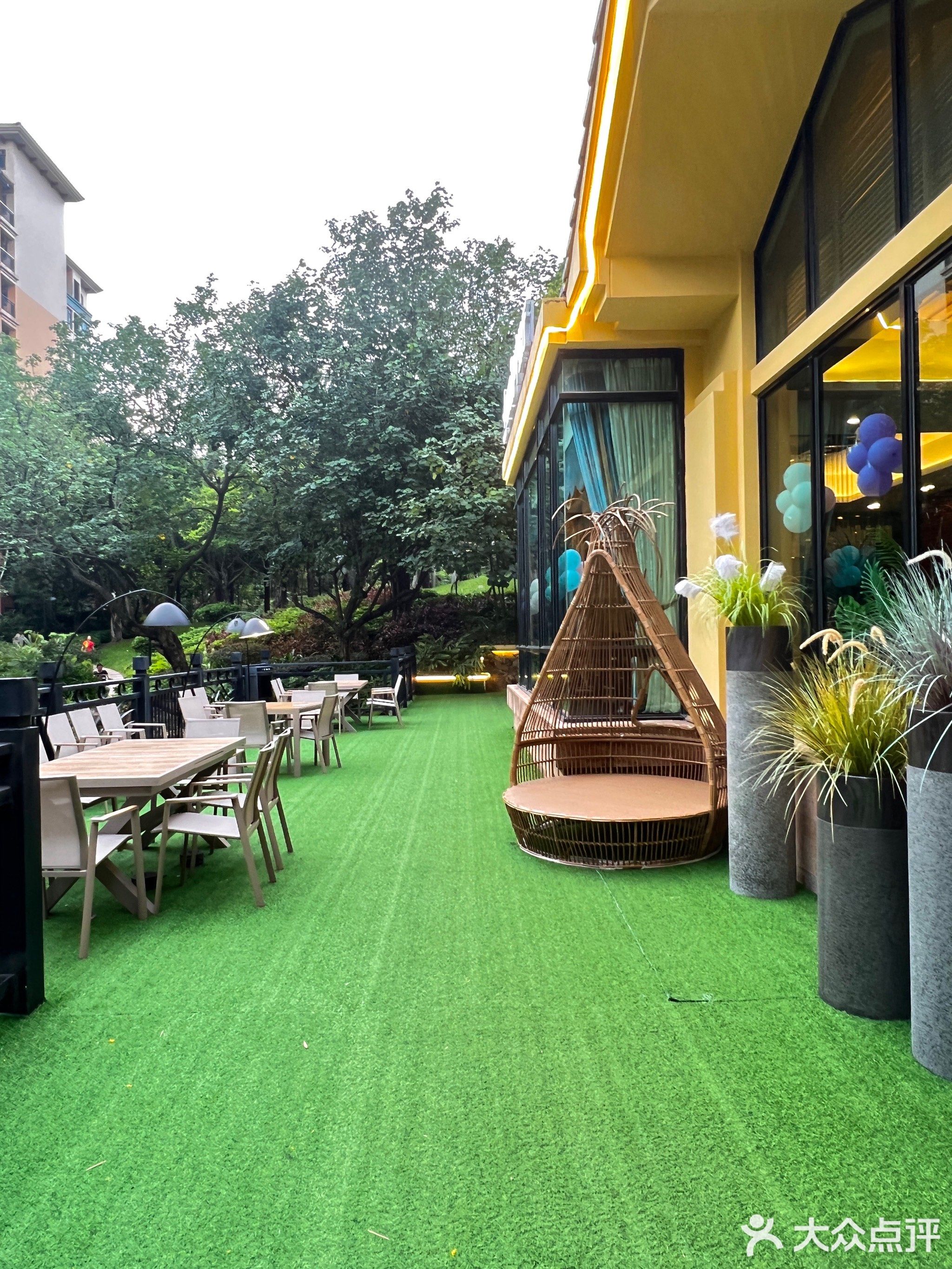 云顶湖畔餐厅·YC TABLE·生日主题(南城西平店)