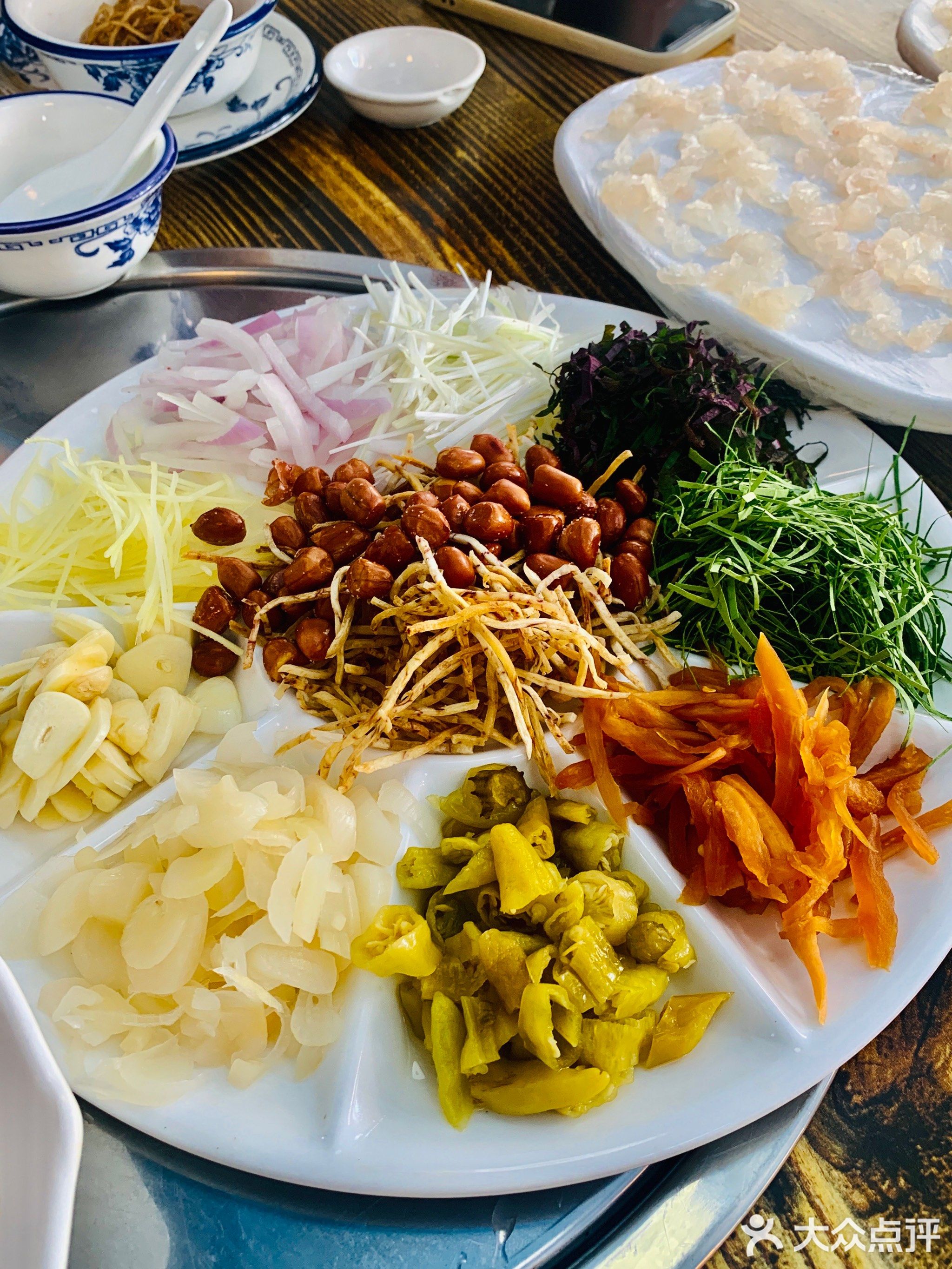 温厨顺德菜·脆肉鲩鱼生