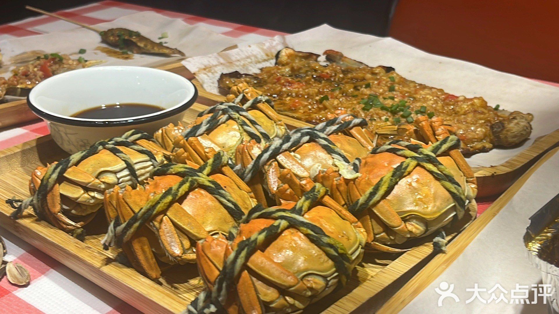 超级老六·炭烧牛蛙烧烤小龙虾(广信区七六路店)