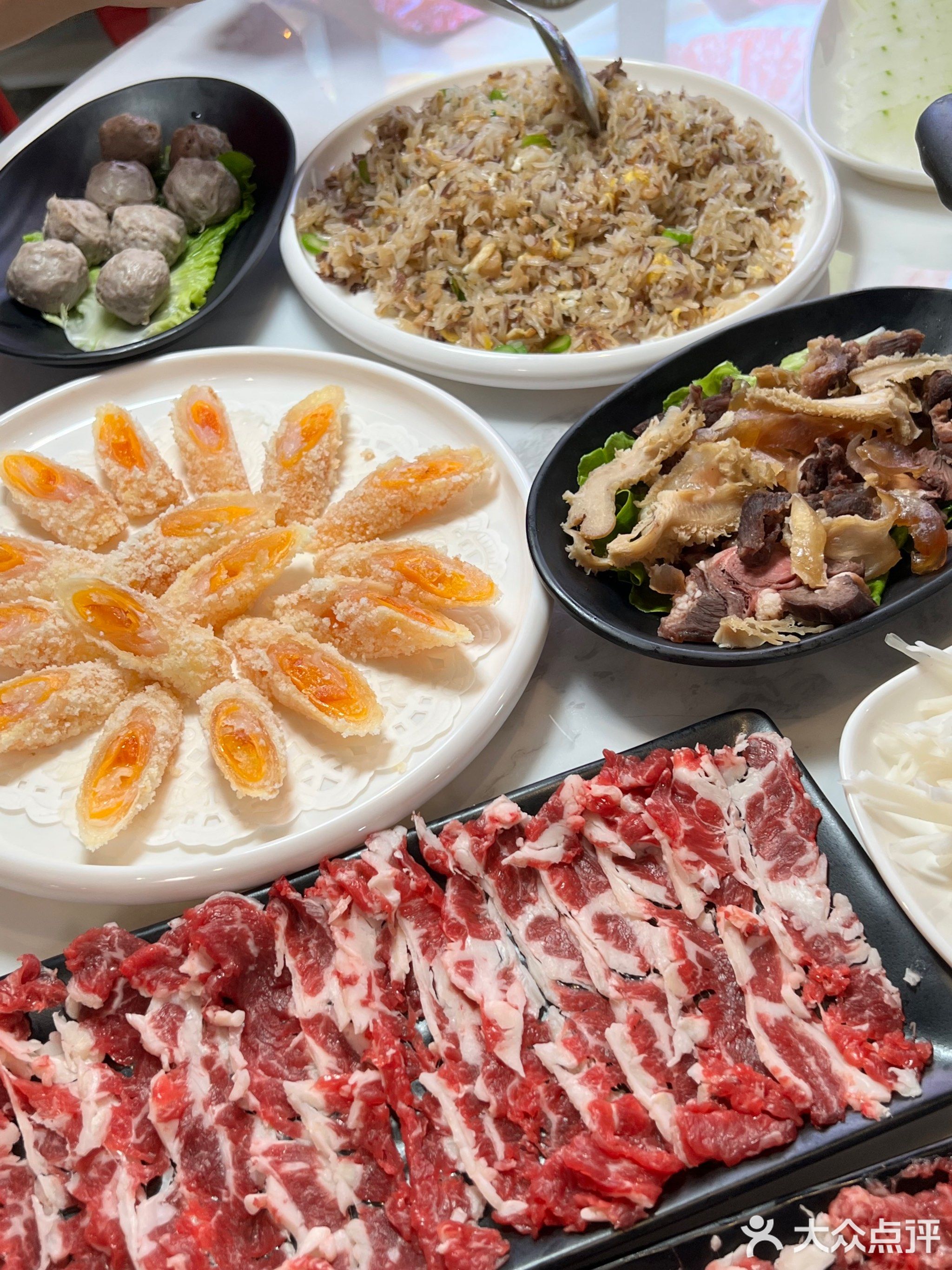 牛汇聚新鲜牛肉火锅