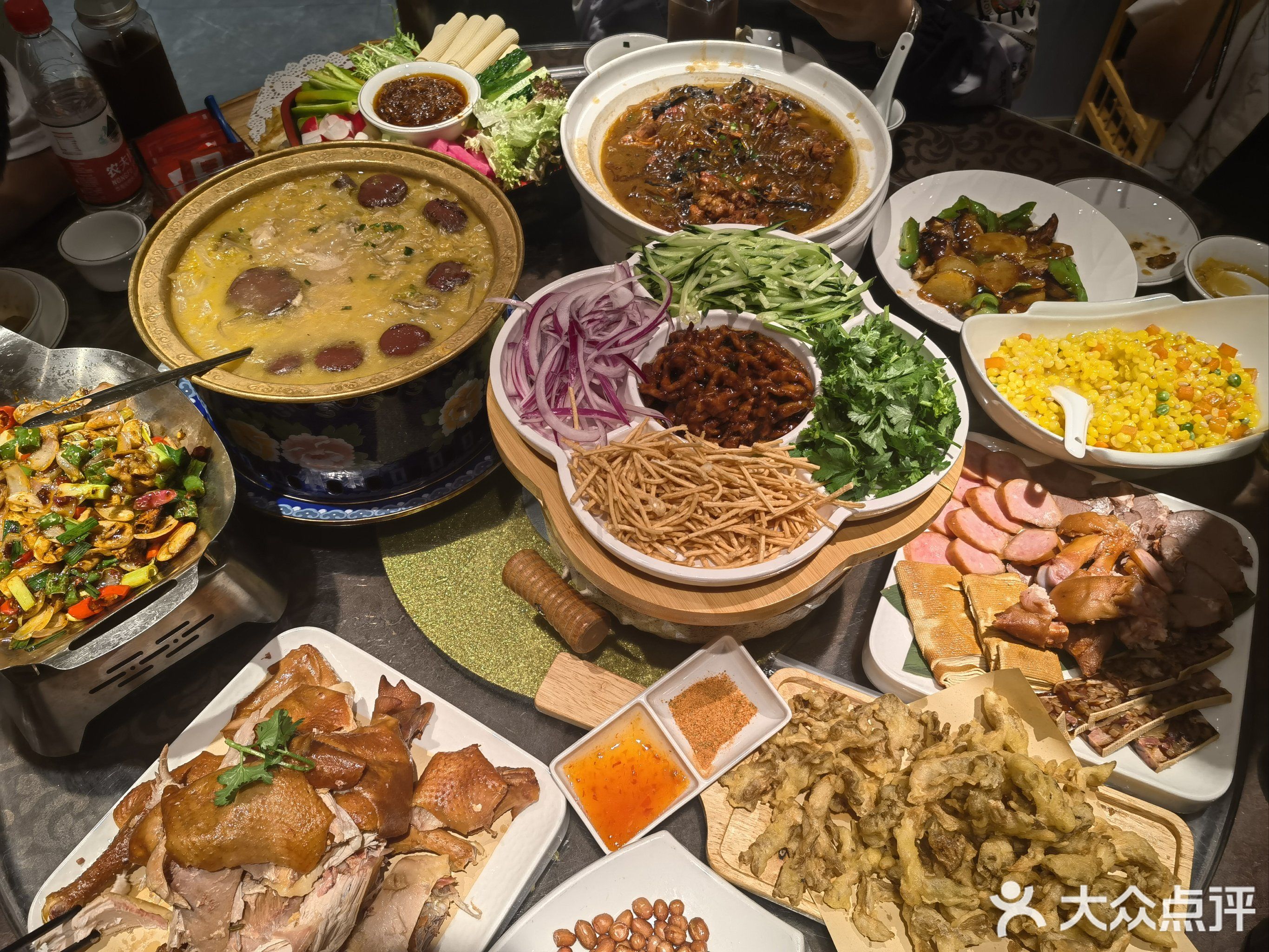 雪乡屯铁锅炖东北菜馆(天熠大厦店)