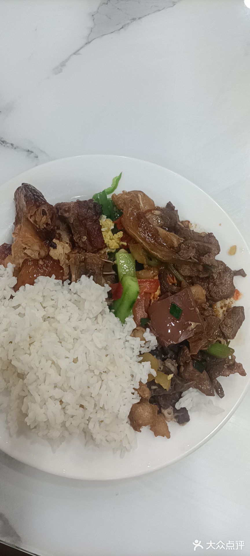 浏阳河湘菜馆(荔枝沟路店)