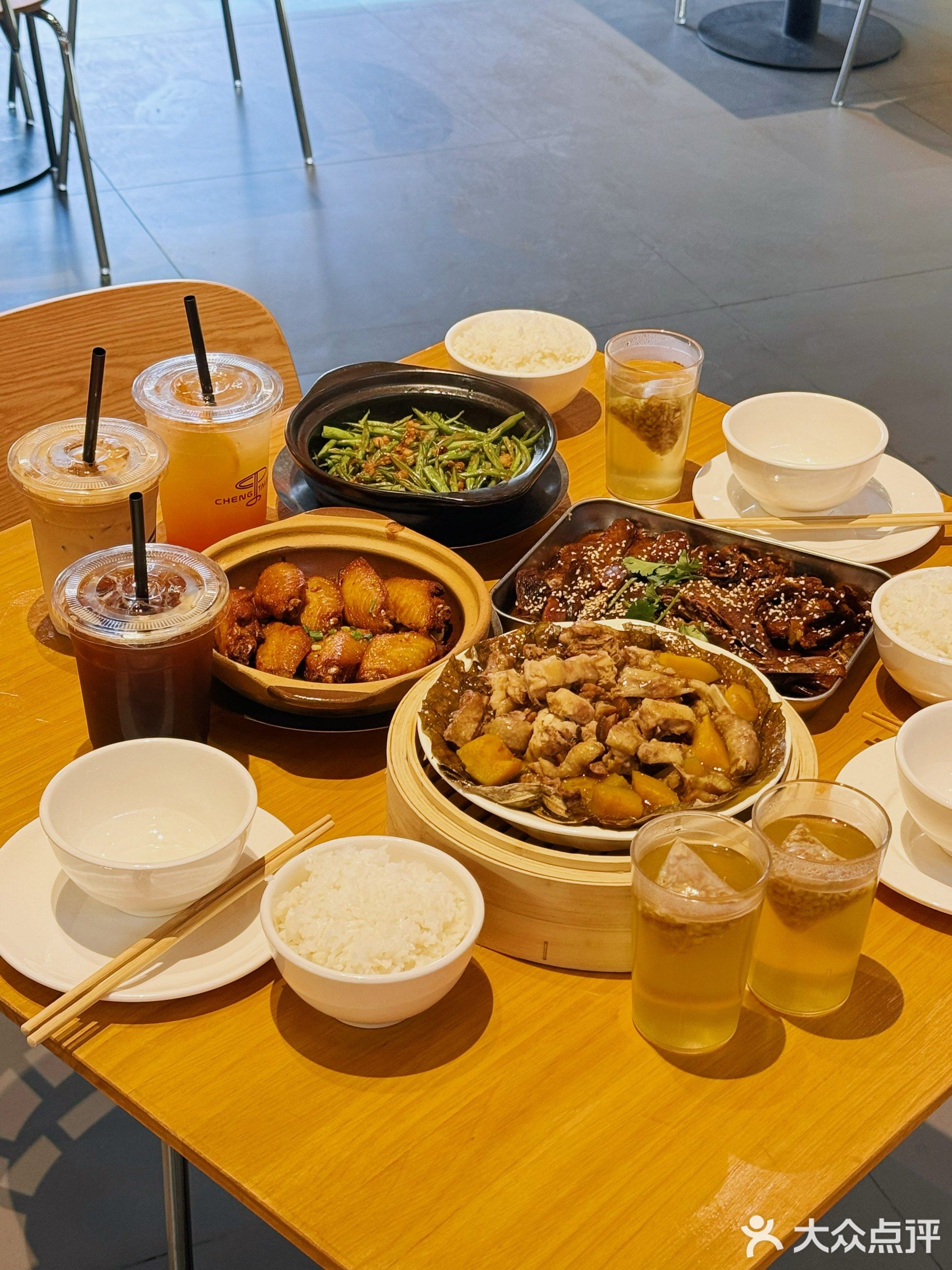 撑台脚小排档(名富店)