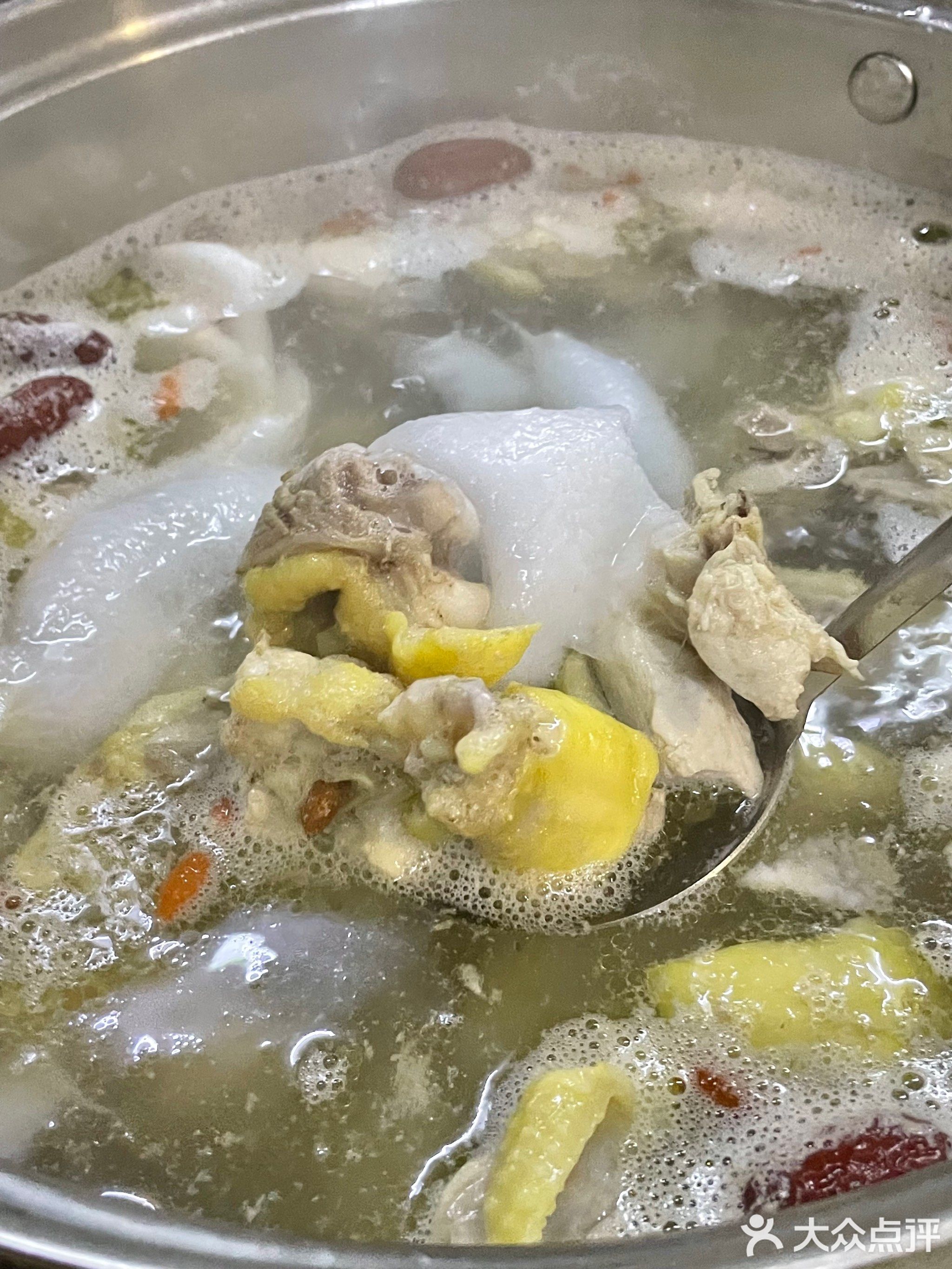 琴剑椰居椰子鸡(义龙店)