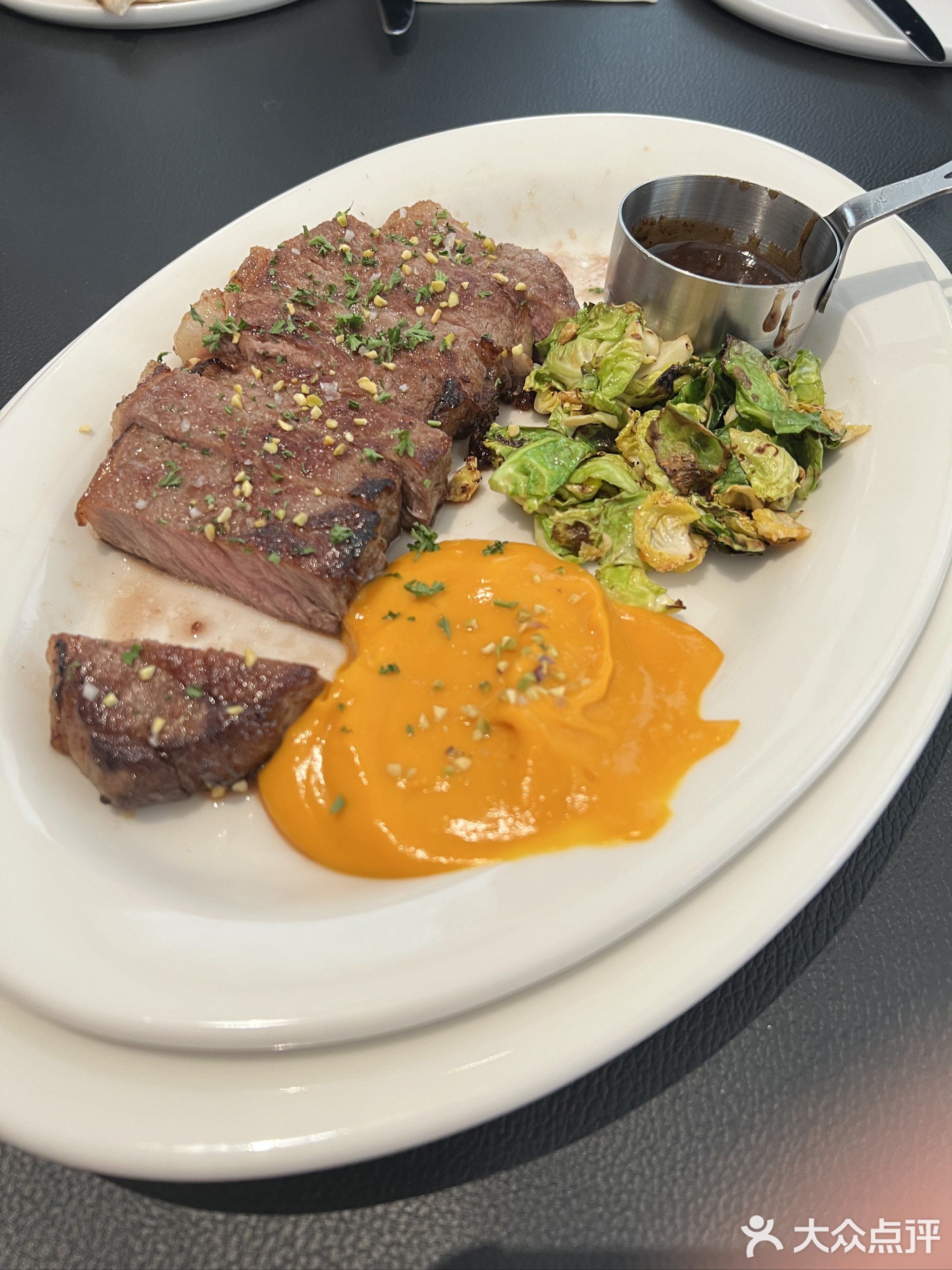 同己SAMEME意大利餐厅牛扒坊